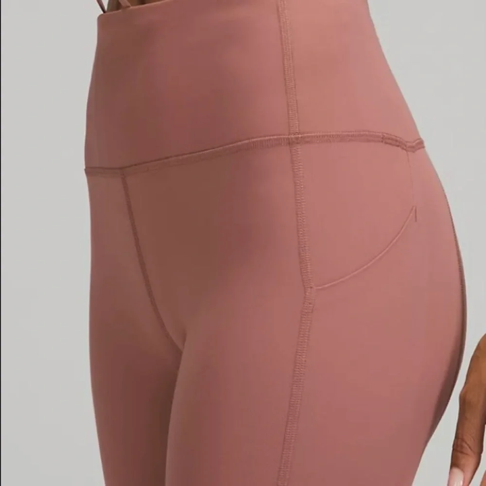 GUC 2 Lululemon Pace Rival crop 22” in Spiced Chai - Picture 4 of 7